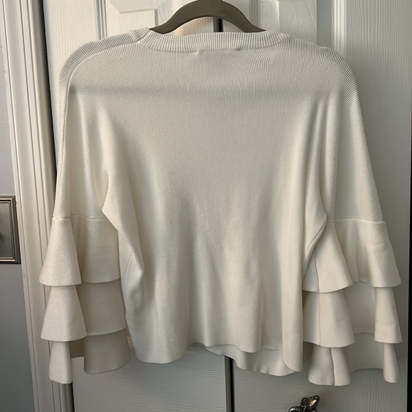 Wide arm sweater - Picture 2 of 2